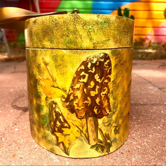 SOLD 1960’s Vintage Wooden Bag Mushroom & Mice - Picture 6 of 8